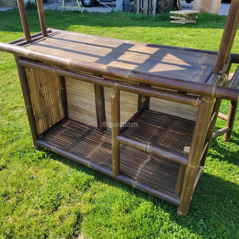 Bar in bambù nero e chiaro