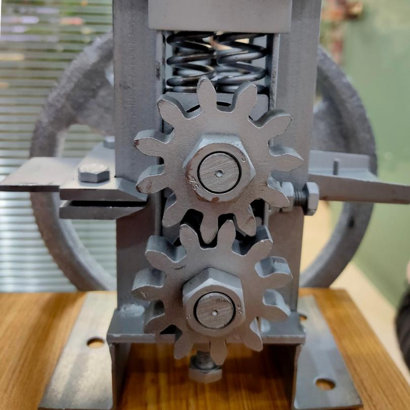 Macchina per la raffinazione delle strisce di bambu