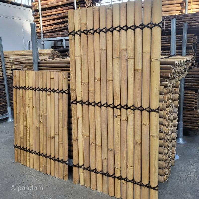Pannello di mezze canne di bambù