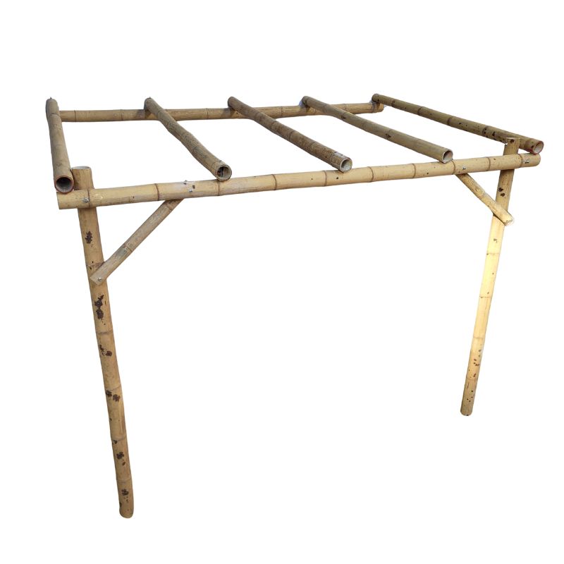 Pergola addossata in bambù