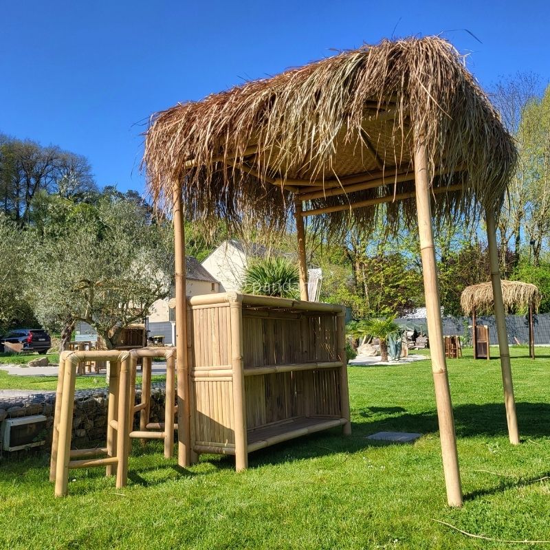 bar in bambù chiaro stile capanna