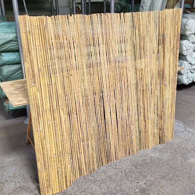 recinzione in listelli di bambu