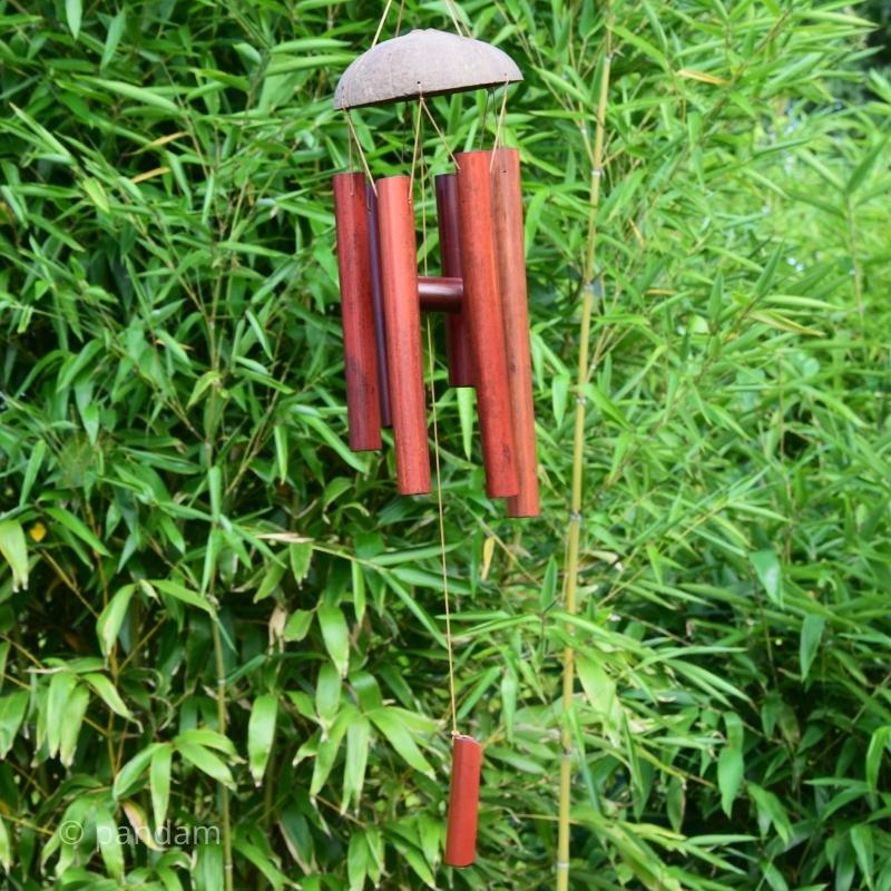 Campana del vento in bambu marrone con noce di cocco