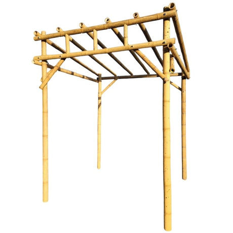 pergolato con canne du bambu inclinato